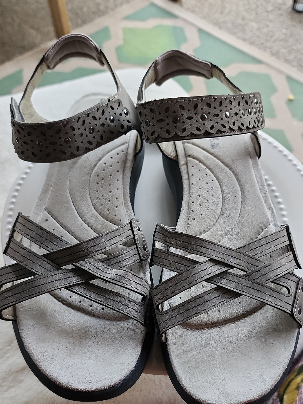 Jambu Women's Metallic Gray Strappy Sandals